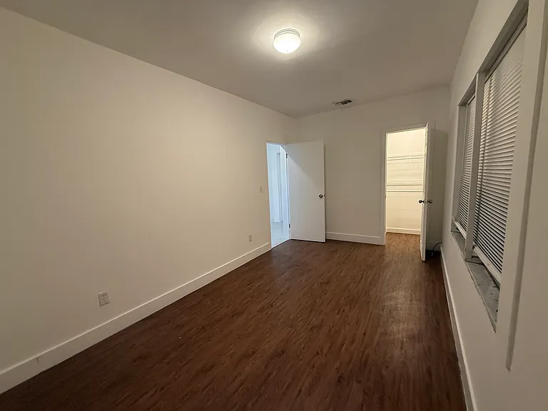 732 NW 12th Ct — Photo 12