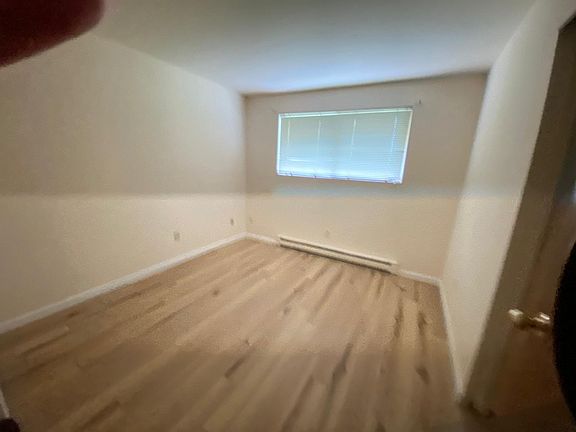4th image of 13834 SE Newport Way