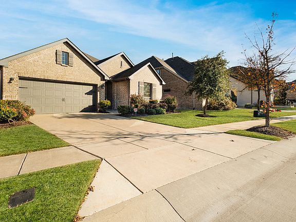 2nd image of 2020 Overton Park Dr