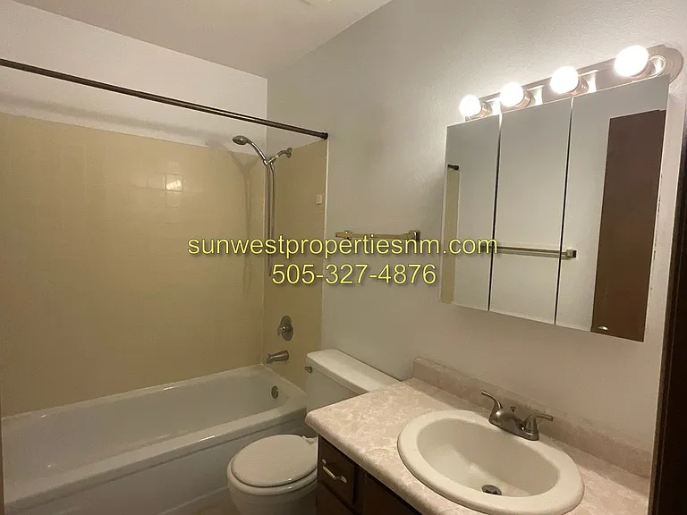 1631 Farmington Ave #4 — Photo 15