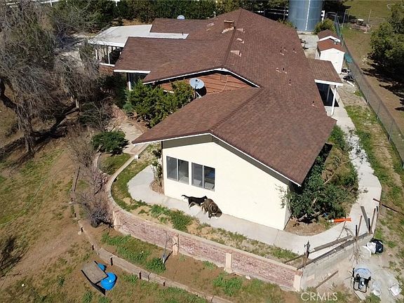 3rd image of 33716 Hubbard Rd