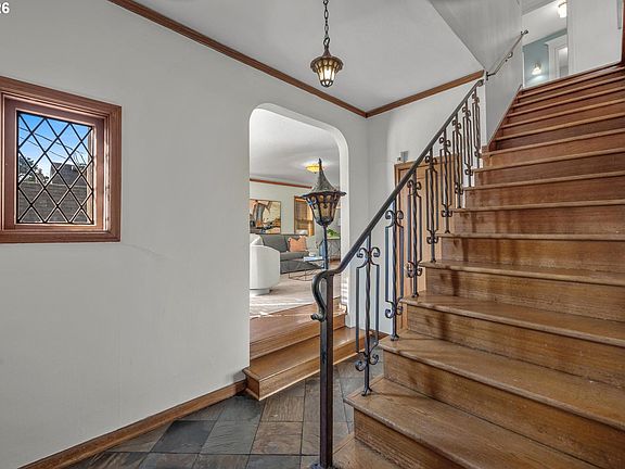 2nd image of 3455 NE 33rd Pl