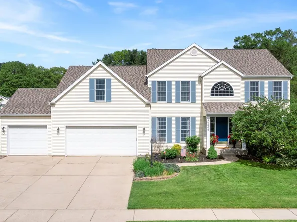 50860 Lexington Glen Dr, Granger, IN 46530