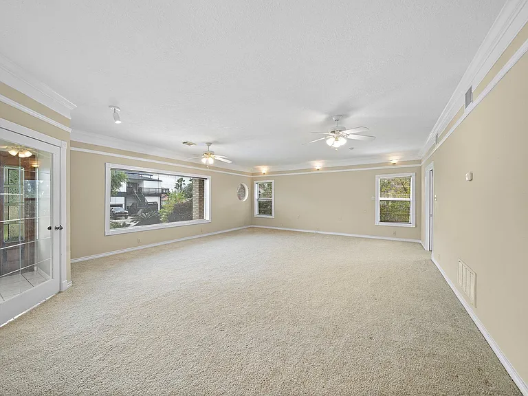 2523 Baycrest Dr — Photo 20