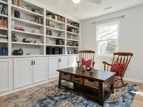 2 Silopanna Ct, Annapolis, MD 21403