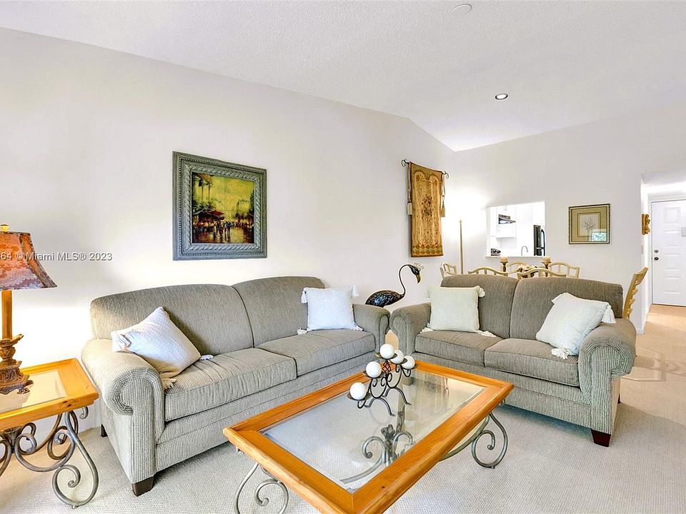 1st image of 6660 Somerset Dr APT 207