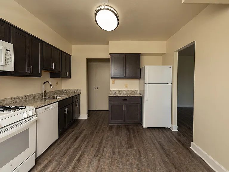 Lawyers Hill Apartments — Photo 9