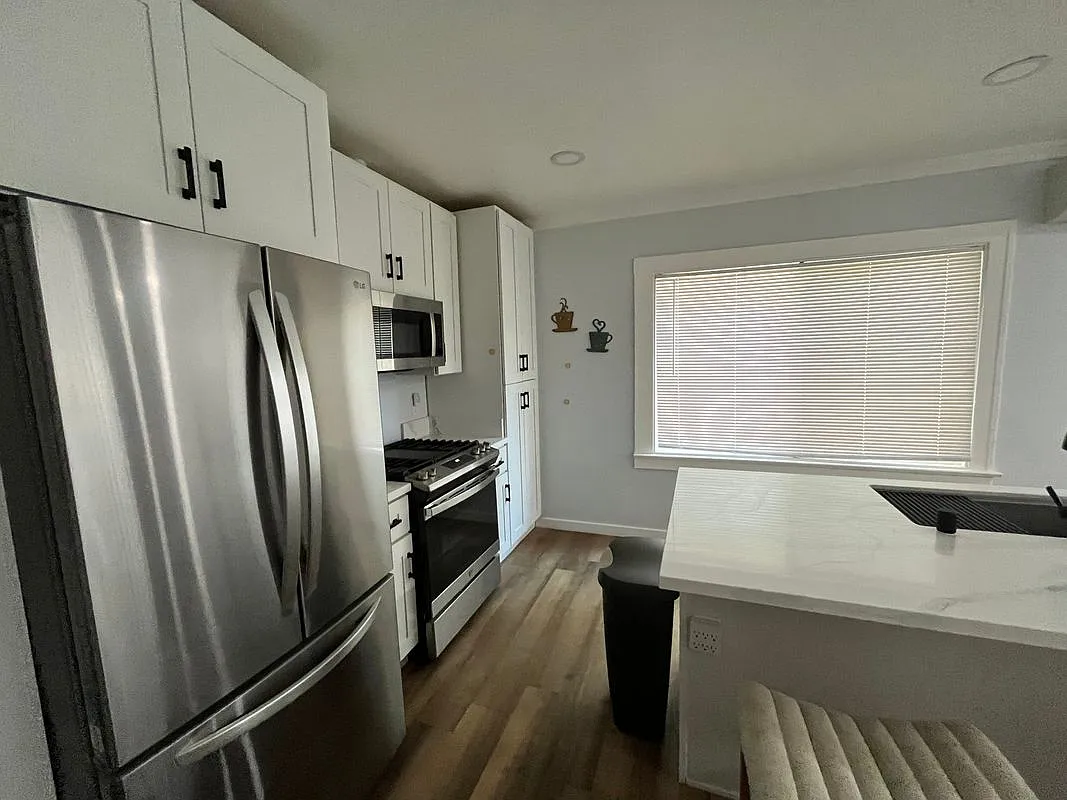 4 bed, 4.0 bath, 1291 sqft, $1,275 — Photo 3