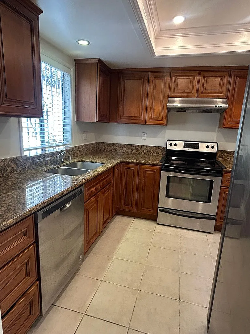 Spacious 2-bedroom with bonus room townhome in most desirable area in City of Arcadia. Award winn... — Photo 4