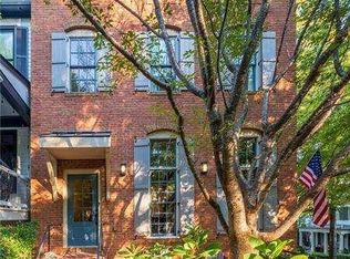 701 Hammond Dr, Woodstock, GA 30188