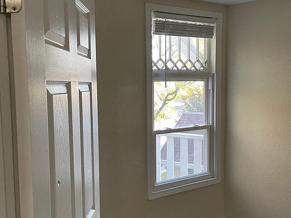 2nd image of 3009 W Clybourn St #3009