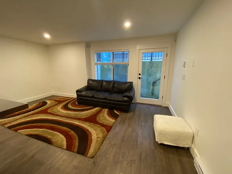 16795 20a Ave #BASEMENT — Photo 3