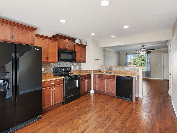 2nd image of 1420 Orange Ct