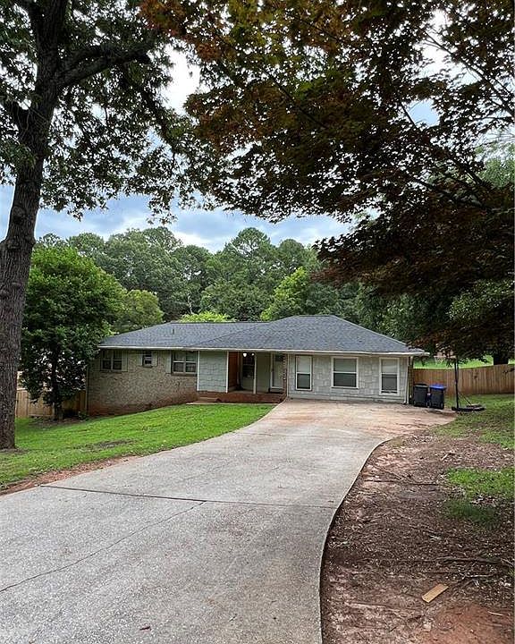 1st image of 2936 Manor Ct