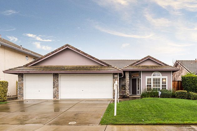 1st image of 9008 Hooded Crane Ct