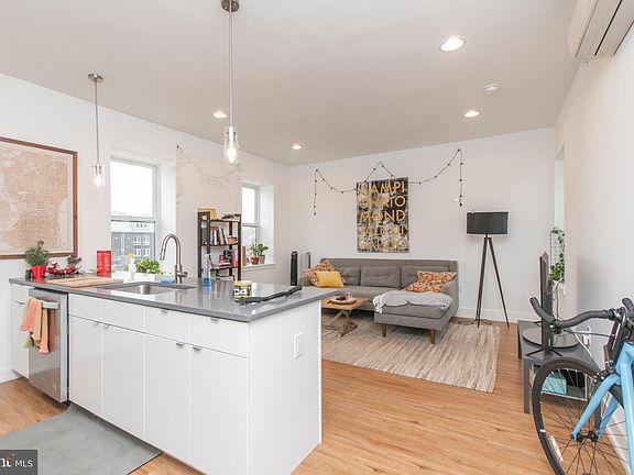 5th image of 2614 W Girard Ave