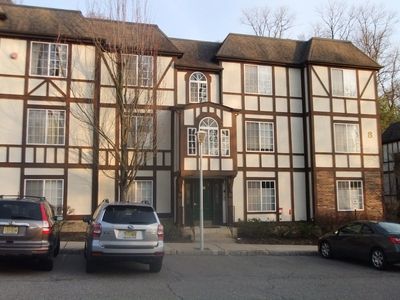 105 Village Dr #8105, Morristown, NJ, 07960