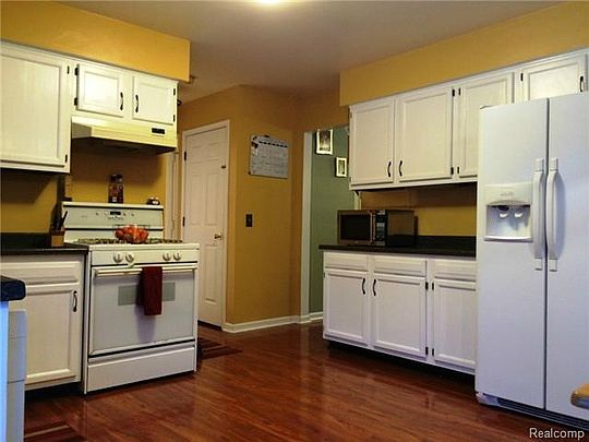 2nd image of 7345 Perrinsville Ct #2
