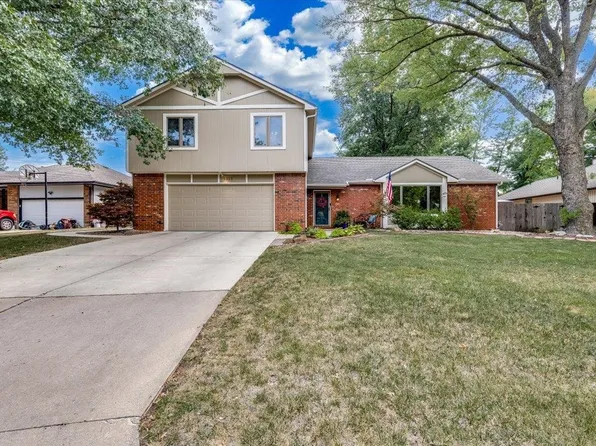 1313 E Briarwood Rd, Derby, KS 67037