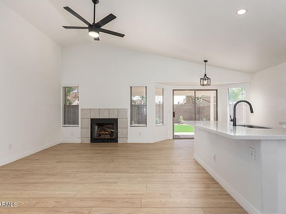 4th image of 8041 W EUGIE Avenue