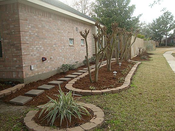 4th image of 1702 Charlton Oaks Ct