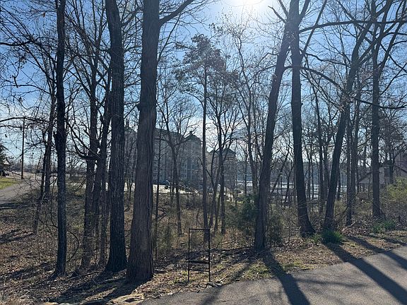 4th image of 1 Marina Point Cir