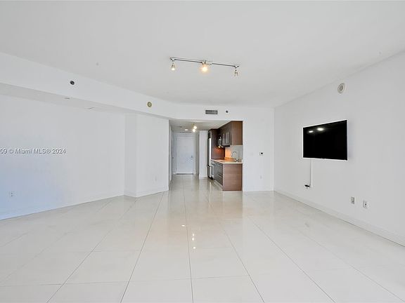 5th image of 475 Brickell Ave APT 3208