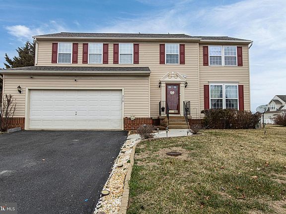 2nd image of 250 E Braeburn Dr
