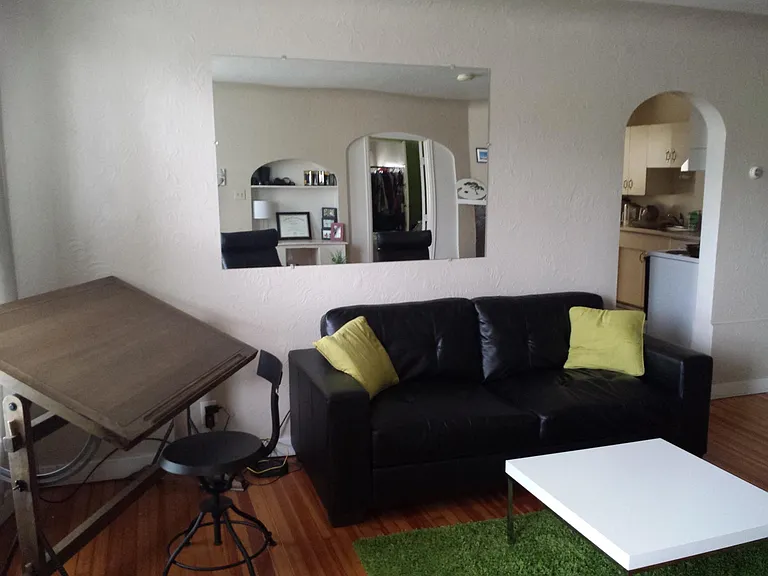 530 Mathews St — Photo 7