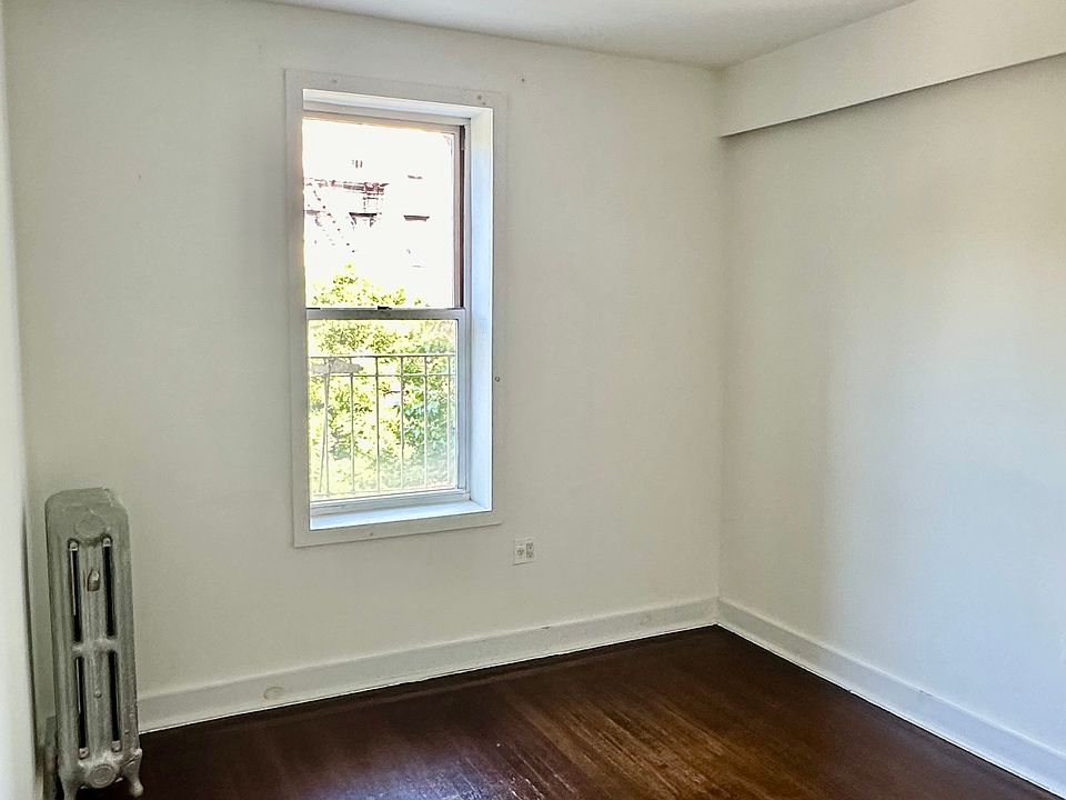 1st image of 4966 Broadway APT 33
