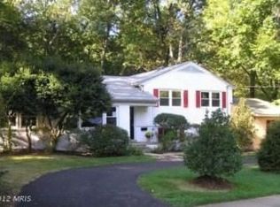 6151 Beachway Dr, Falls Church, VA 22041