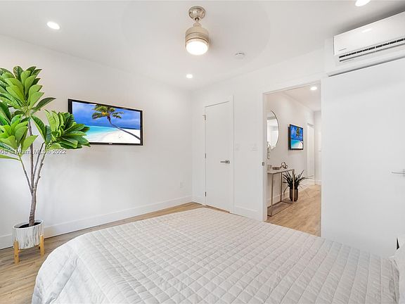 3rd image of 1407 Meridian Ave #11