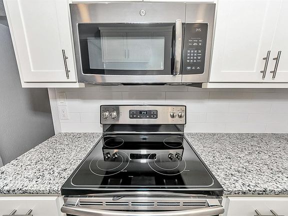 5th image of 3625 W Fuller Ave