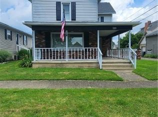 119 W 10th St, Uhrichsville, OH 44683