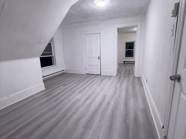 33 Greenbrier St #3 — Photo 7