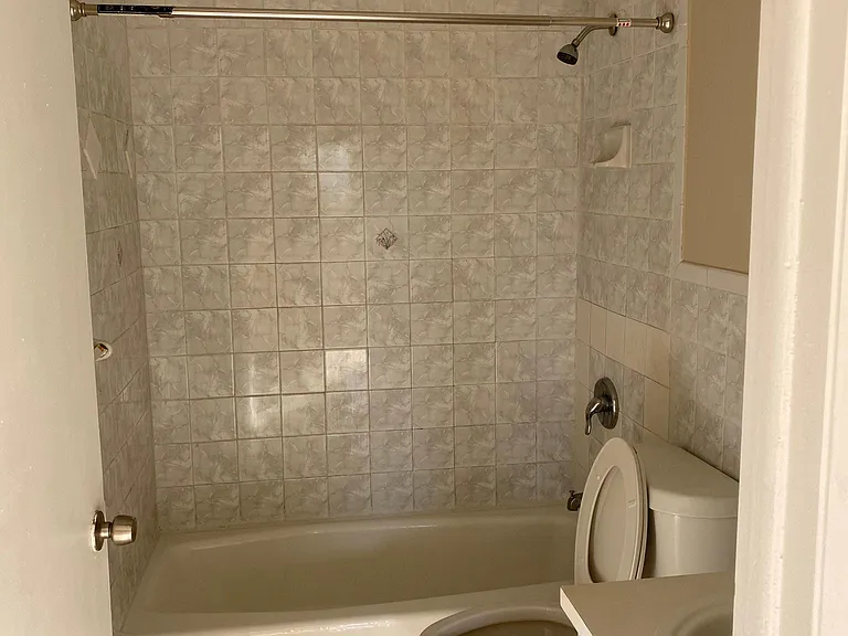 837 SE 8th Ct #2 — Photo 3