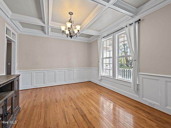 4th image of 123 Bayshore Drive