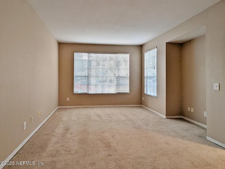 13700 Richmond Park Dr N #1002 — Photo 5