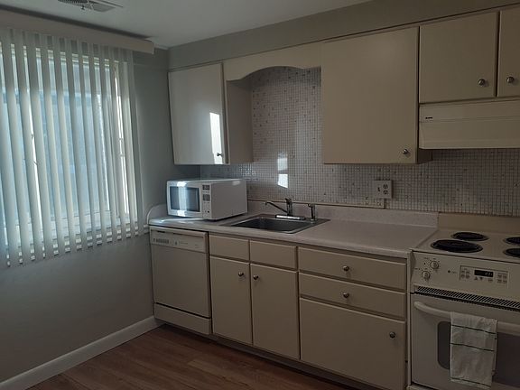 5th image of 201 Hoffman Ave APT 23