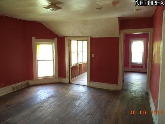 4th image of 2118 W 95th St