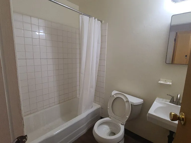 3999 Canal St — Photo 12