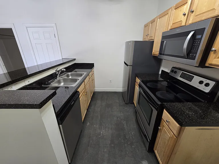 302 Goshen St #106 — Photo 12