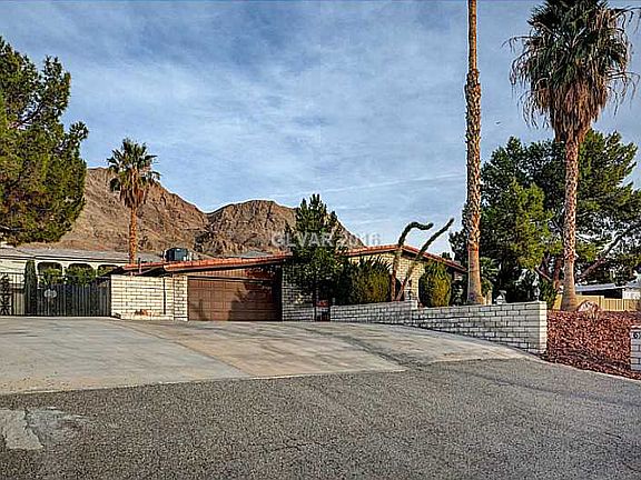 3rd image of 644 Radwick Dr