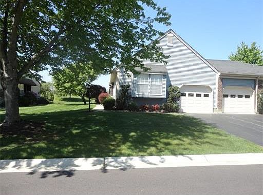 1st image of 50 Yorkshire Dr #B