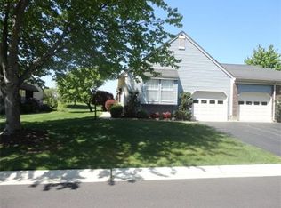 50 Yorkshire Dr #B, Monroe Township, NJ 08831