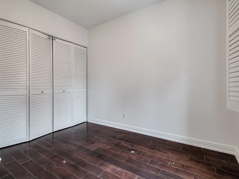 21 Pirandello St #1215 — Photo 12