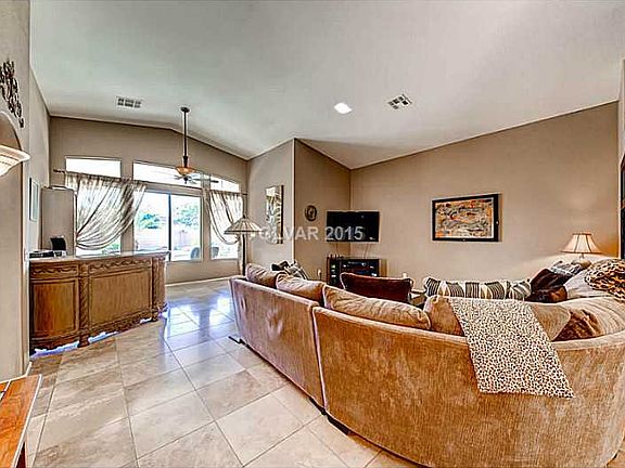 4th image of 261 Ben Johnson Ct