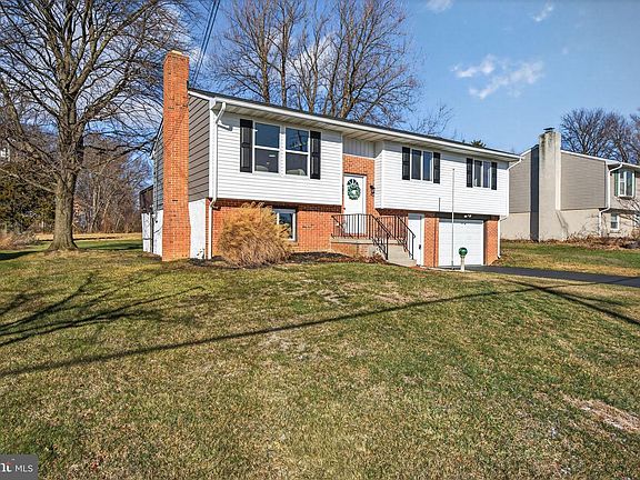 2nd image of 1721 Pioneer Rd