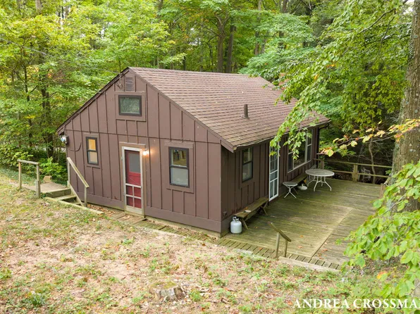 45556 Blue Star Hwy, Coloma, MI 49038