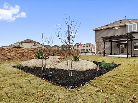 3rd image of 105 Driftwood Ln